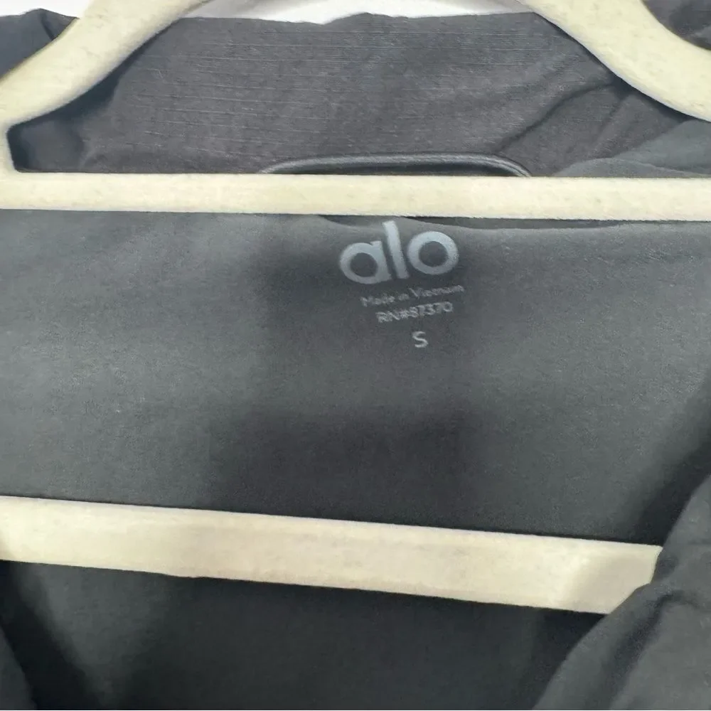 Alo yoga zip up jacket size small
